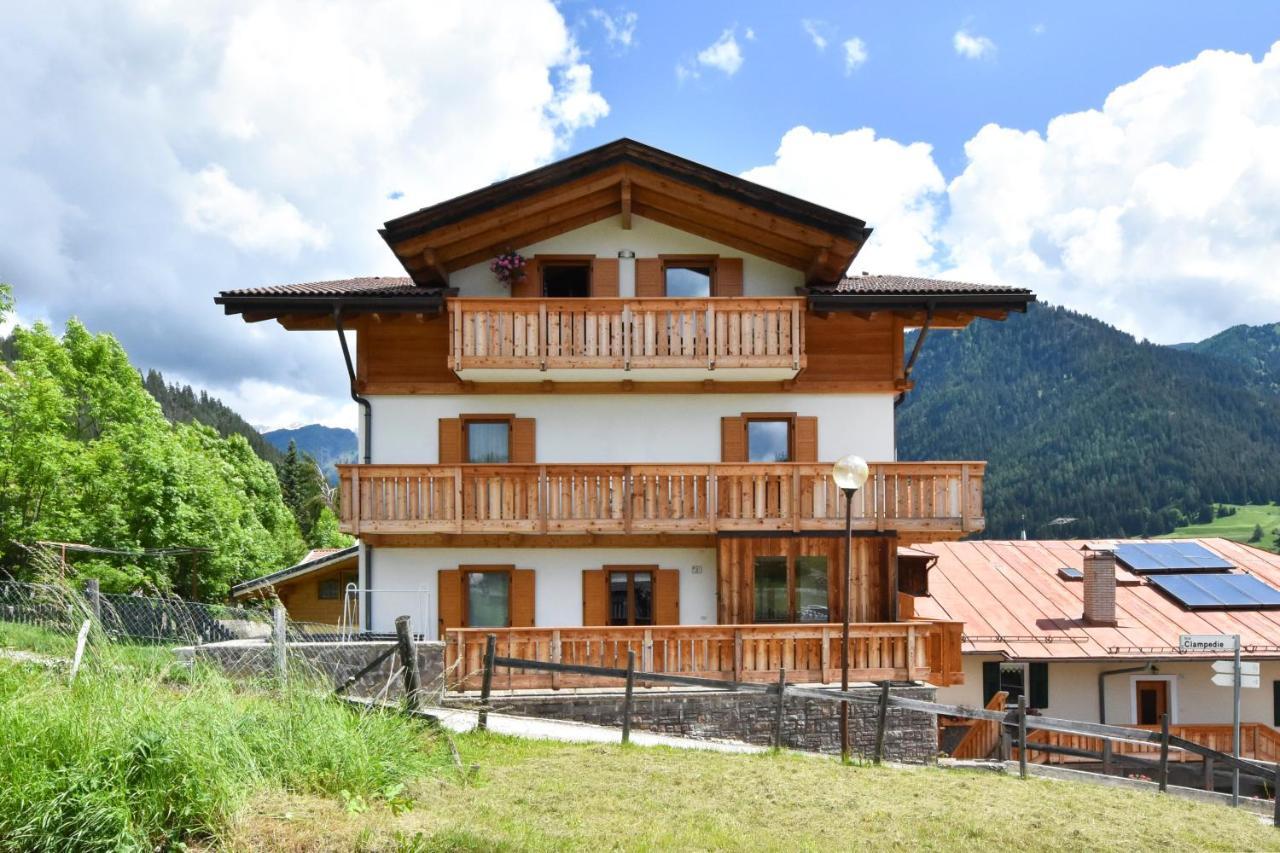 Casa Dorich Lägenhet Pozza di Fassa Exteriör bild