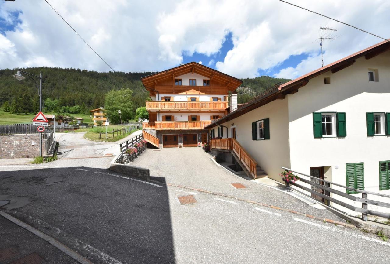 Casa Dorich Lägenhet Pozza di Fassa Exteriör bild