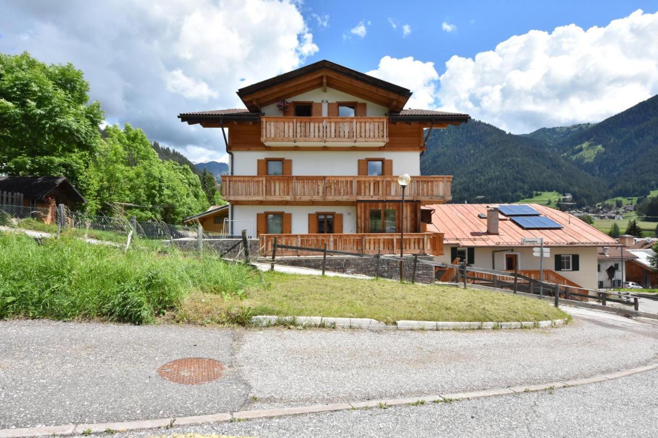 Casa Dorich Lägenhet Pozza di Fassa Exteriör bild