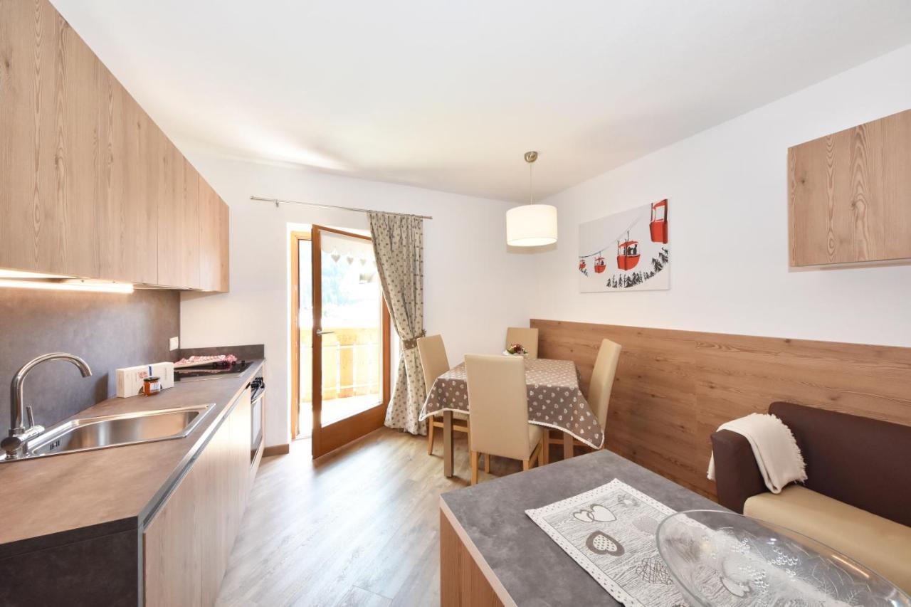Casa Dorich Lägenhet Pozza di Fassa Exteriör bild