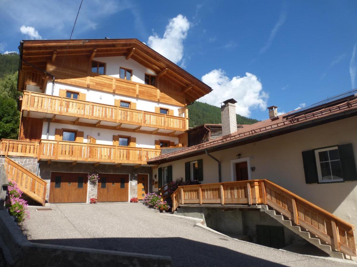 Casa Dorich Lägenhet Pozza di Fassa Exteriör bild